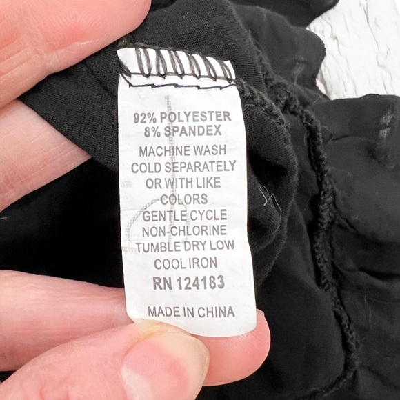 3/15❤️JON & ANNA Asymmetrical Fishnet Lace Top - Picture 5 of 13